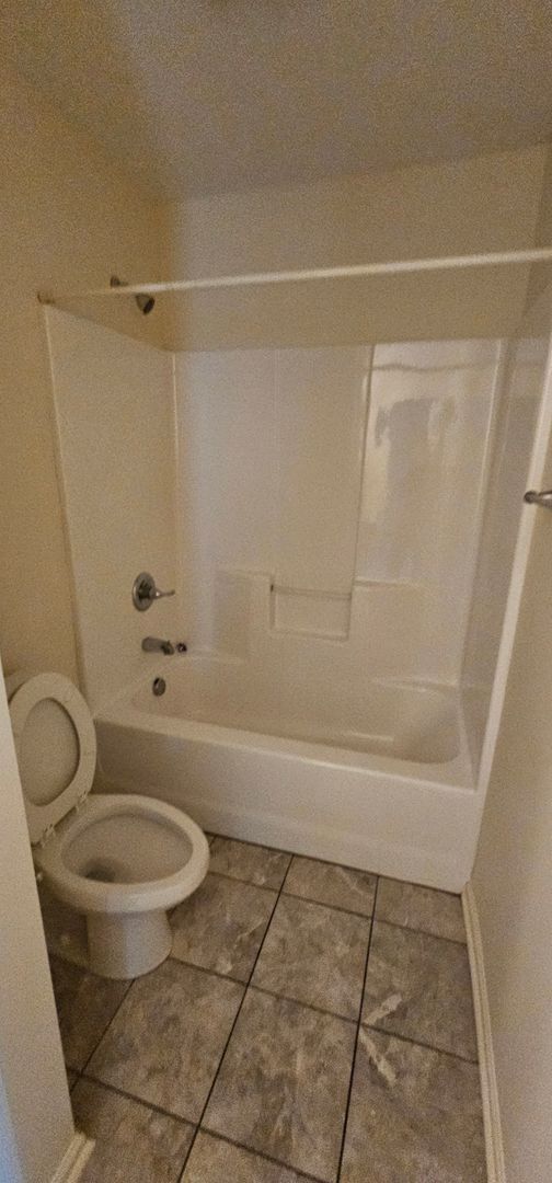 Foto del edificio - 3 BED 2 BATH!