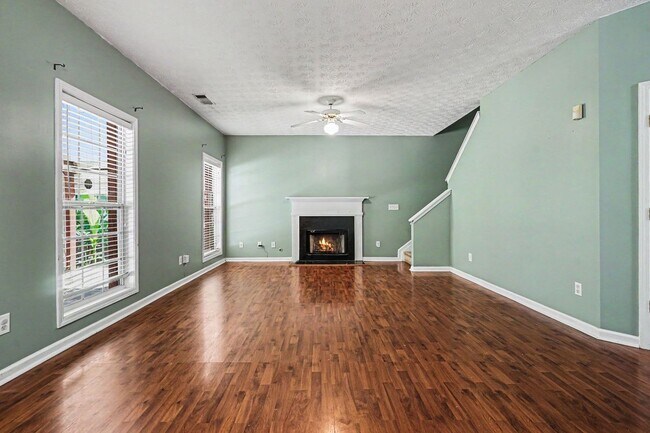 Foto del edificio - 375 Clairidge Ln SW
