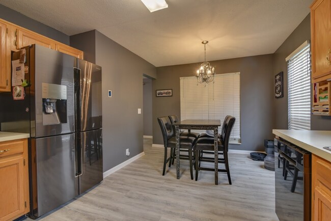 Foto del edificio - 2301 N Cromwell Ct