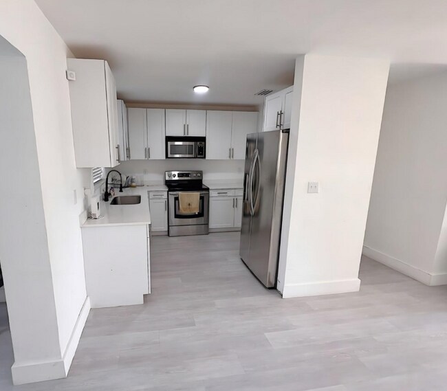 Foto del edificio - 3361 NW 5th Pl
