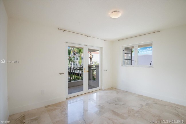 Building Photo - 2 br, 2 bath  - 730 3rd St