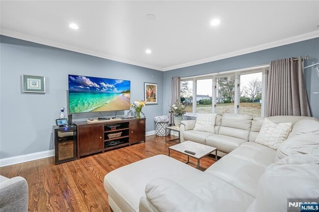 Foto del edificio - 194 Delmar Ave