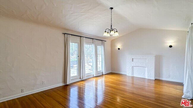 Building Photo - 650 Maltman Ave