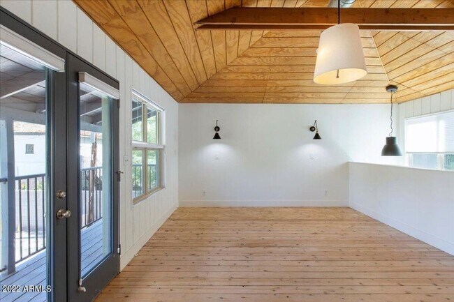 Foto del edificio - Contemporary Stunning Carriage house in the Roosevelt District!!!  Completely remodeled with no e...