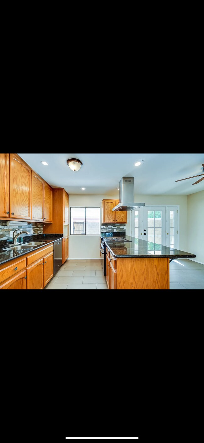 Building Photo - 8835 N New World Dr