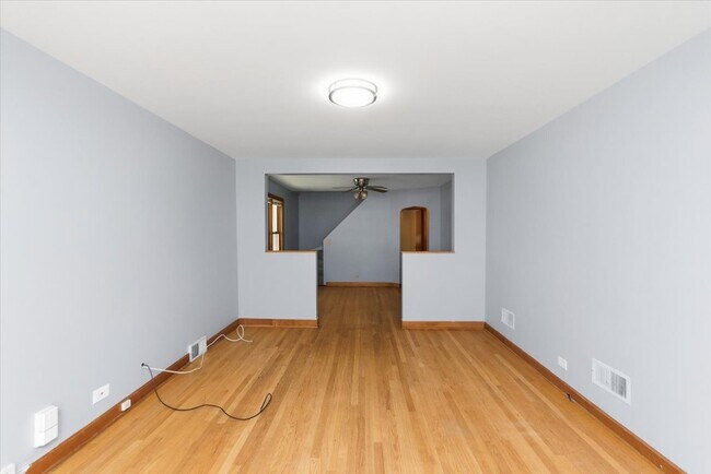 Foto del edificio - 7117 W Armitage Ave