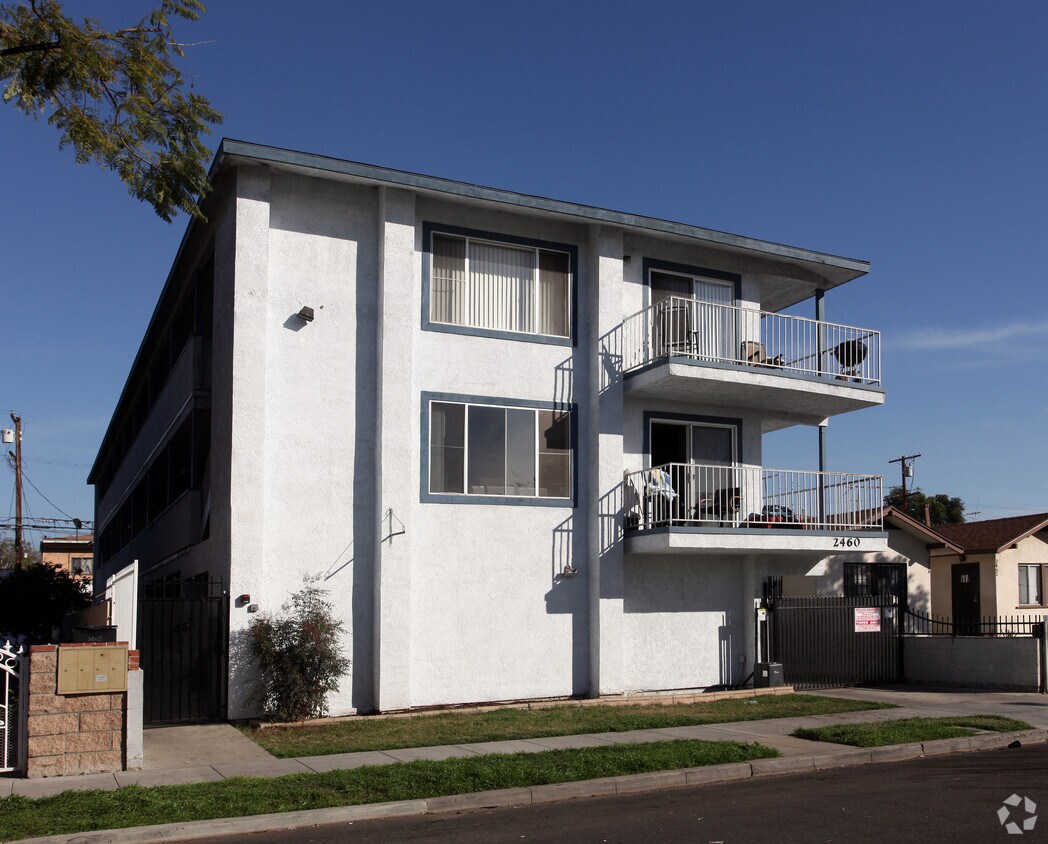 Building Photo - 2460 Linden Ave