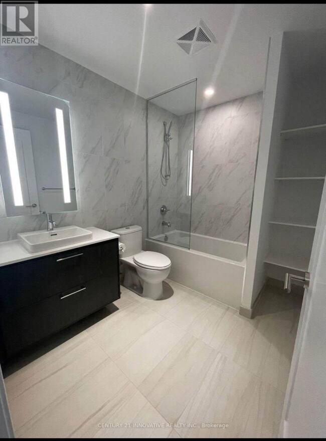 Photo du bâtiment - 575-2575 Bloor St E