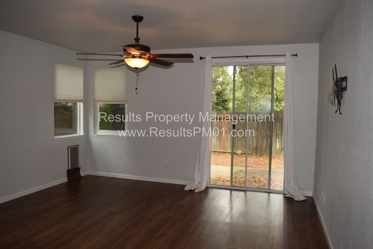 Foto principal - 108 Robinson Ct