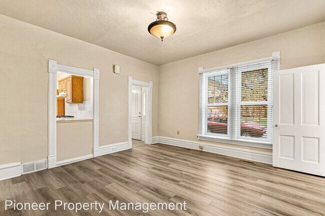 Building Photo - 2 br, 1.5 bath House - 415 E Colorado Ave