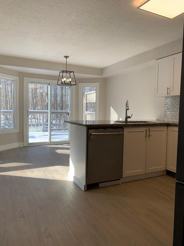 Building Photo - 65 Penelope Dr