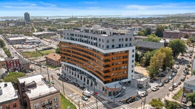 Building Photo - 144 Summit Ave