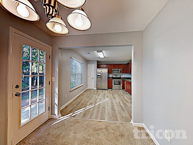 Foto del edificio - 293 Lossie Ln