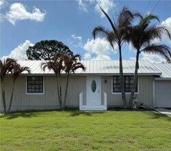 Building Photo - 2444 SE Washington St