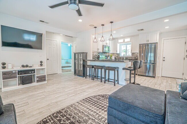 Foto del edificio - Beautifully Remodeled Home – Move-In Ready!