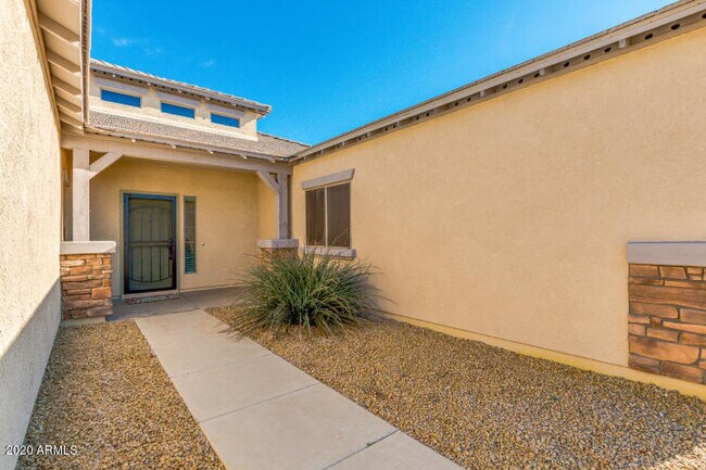 Building Photo - 16472 W Shangri La Rd