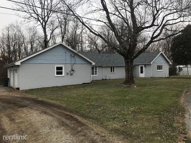 Primary Photo - 3 br, 2 bath House - 821 Locust Dr