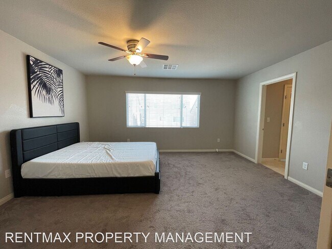 Foto del edificio - 5 br, 3.5 bath House - 7066 S BRONCO ST