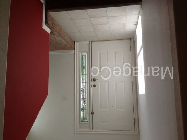 Building Photo - 14240 S Daisyfield Dr