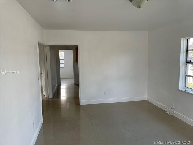 Foto del edificio - 3700 SW 56th Ave
