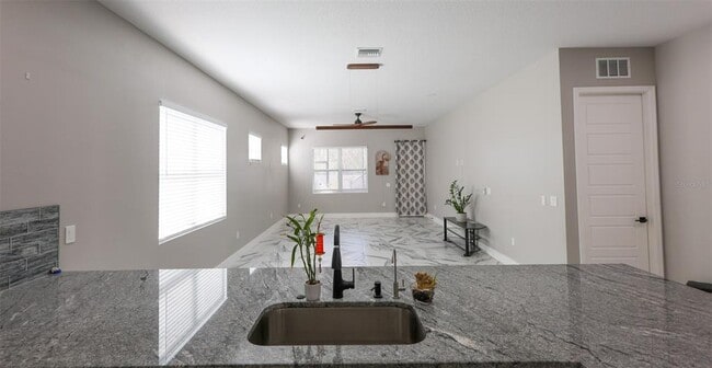 Foto del edificio - 7070 63rd St N