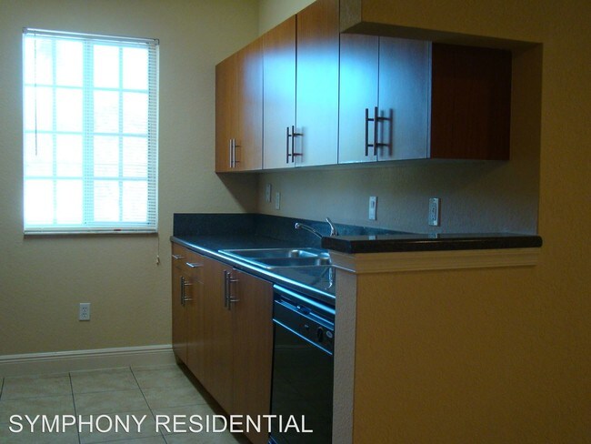 Foto del edificio - 8703 W Sample Rd