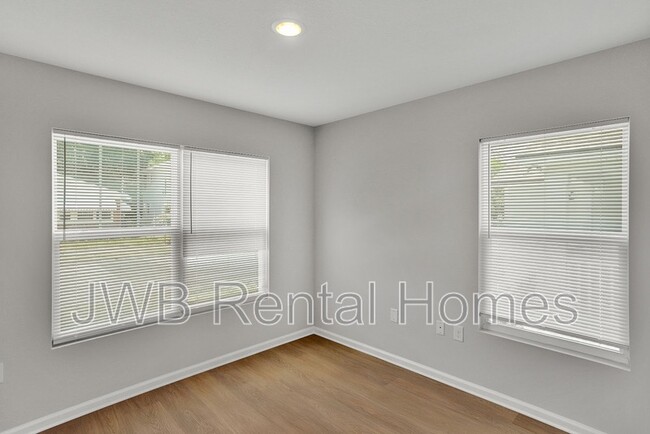 Foto del edificio - 2117 Moncrief Rd