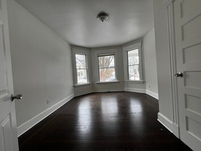 Foto del edificio - 879 Elm St