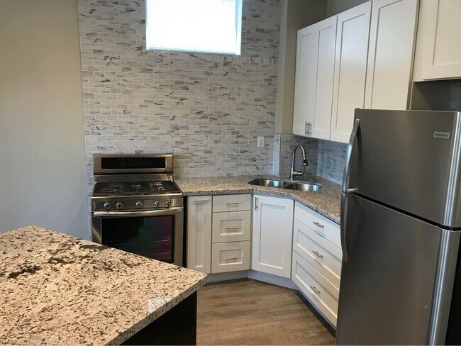Photo du bâtiment - 720 E Main St