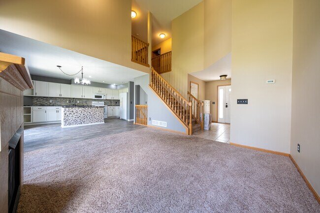 Building Photo - 801 Bradbury Cir
