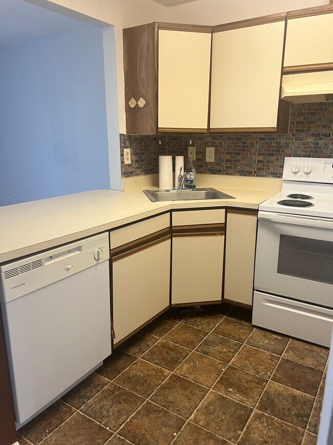 56 Ashlar Hill Ct Unit 56 Ashlar Hill, Parkville, MD 21234 Condo for