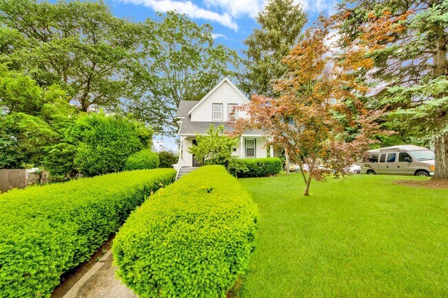 Foto del edificio - 265 Mayflower Ave