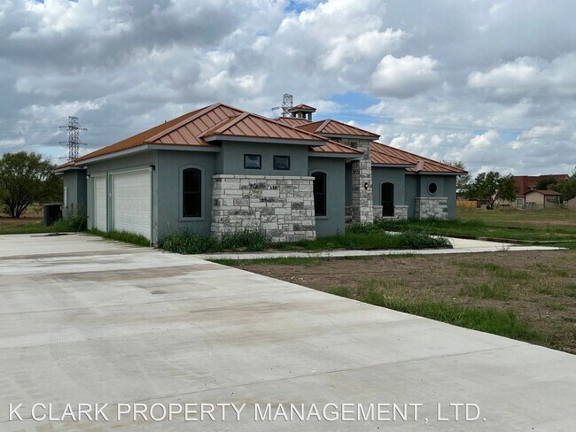 Foto del edificio - 4 br, 3.5 bath House - 13125 STUART RD