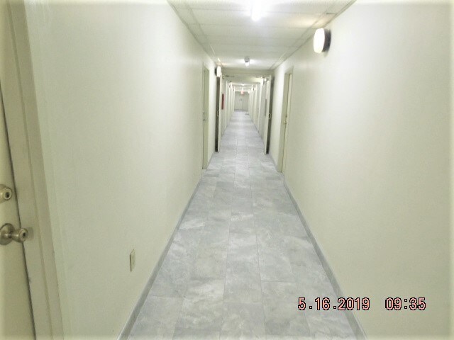 Foto del edificio - 1600 Park Cir