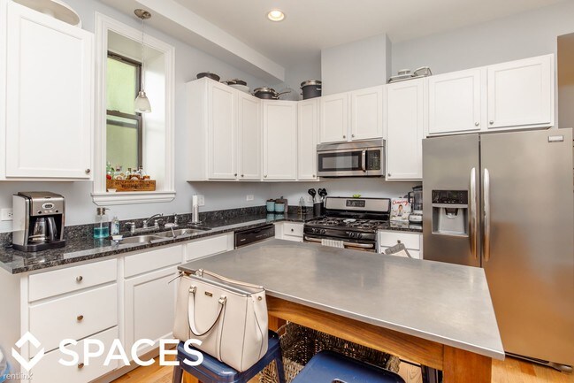 Building Photo - 1359 W Barry Ave