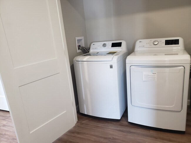 Building Photo - 111 Church St