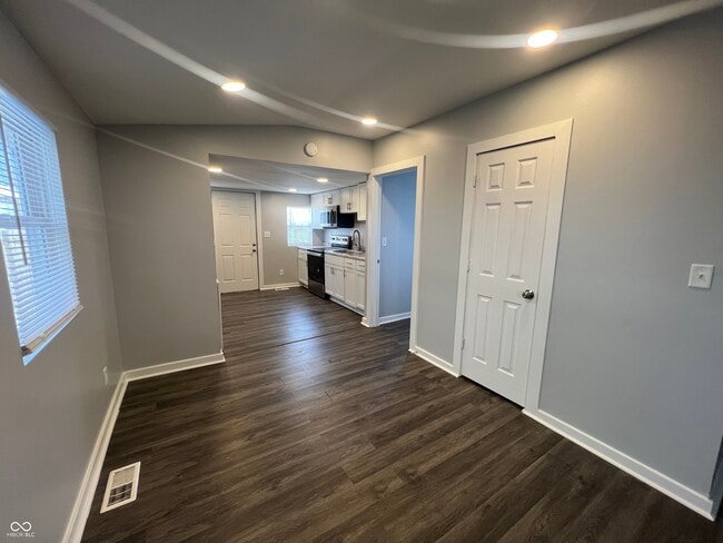 Building Photo - 2121 Webb St