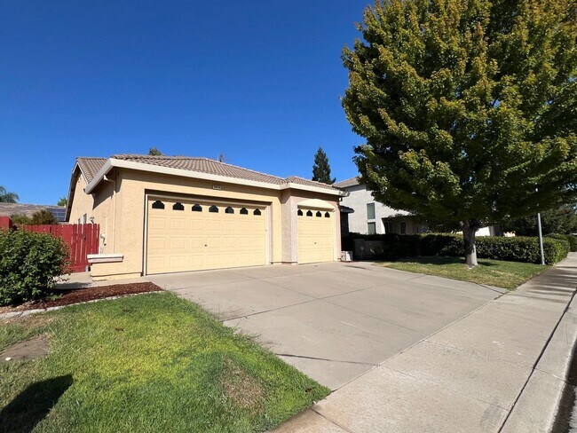 Building Photo - 2 Bedroom Home in Elk Grove Near Morse Park
