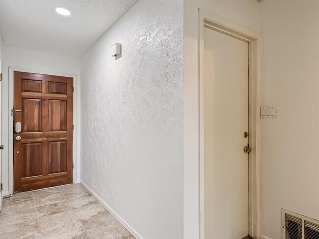 Building Photo - 7304 Loganberry Dr