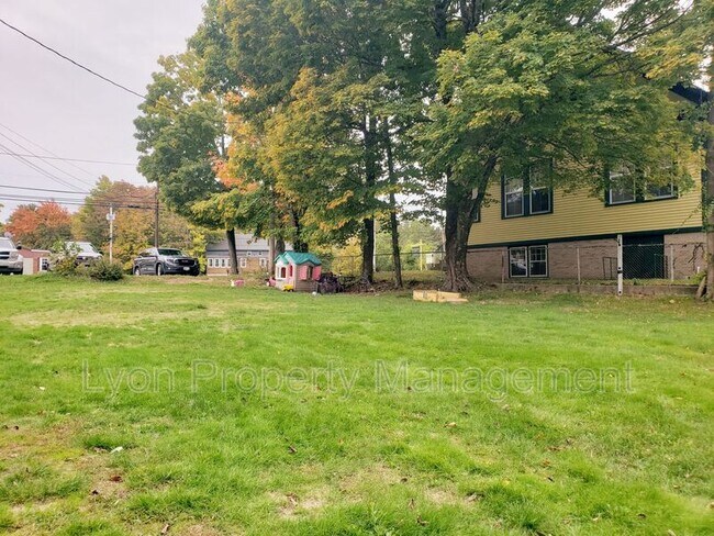 Building Photo - 30 Laurel Hill Ave