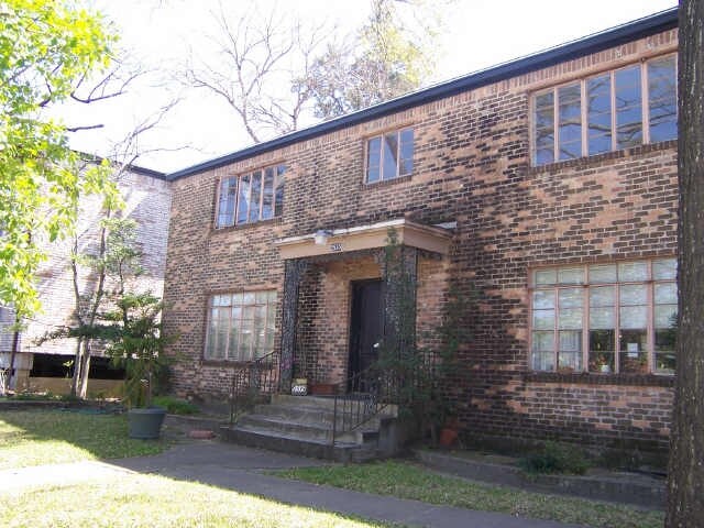 Primary Photo - 2535 Shakespeare St