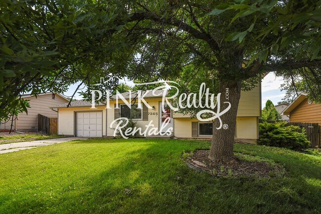 Photo - 7365 Woodstock St House