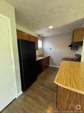 Building Photo - 823 Applewood Ln