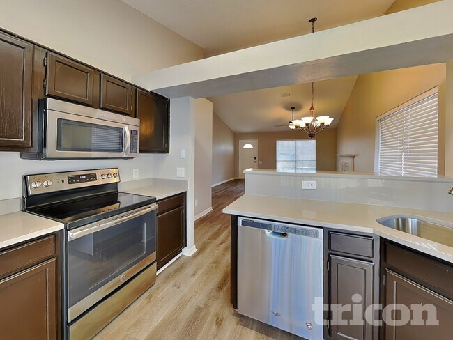 Building Photo - 5522 Silver Maple Dr