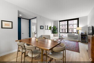 Building Photo - 160 1st St