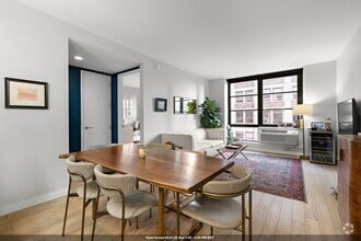 Building Photo - 160 1st St