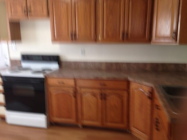 Building Photo - 935 Hayes N Ave