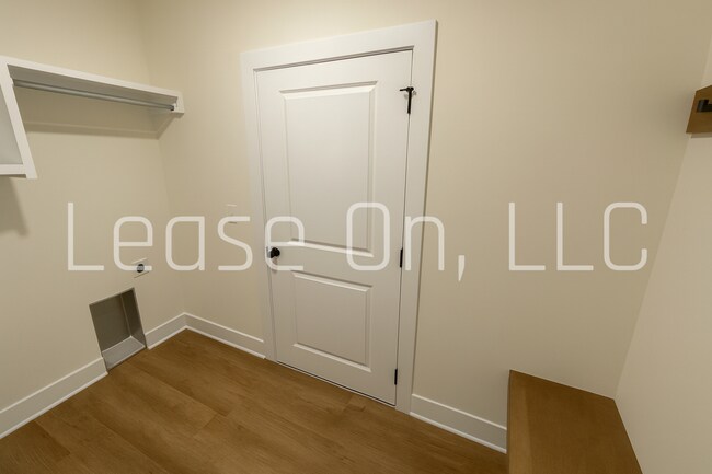 Foto del edificio - Brand-New 3 Bedroom Home in Haysville School District