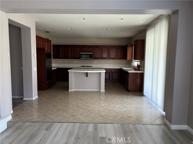 Foto del edificio - 13847 Blue Ribbon Ln