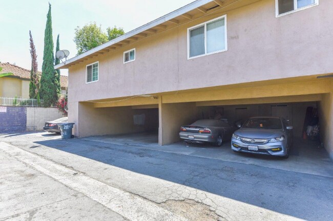 Foto del edificio - 8052 Whitaker St